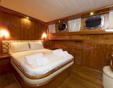 contact-yachts-silvermoon_0017