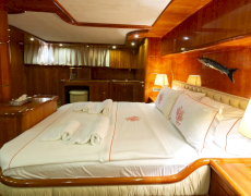 contact-yachts-silvermoon_0020