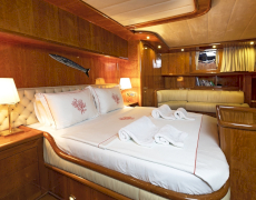 contact-yachts-silvermoon_0021