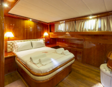 contact-yachts-silvermoon_0024