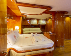 contact-yachts-silvermoon_0025