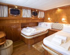 contact-yachts-silvermoon_0028