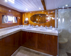contact-yachts-silvermoon_0041