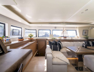contact-yachts-dragonfly_0003