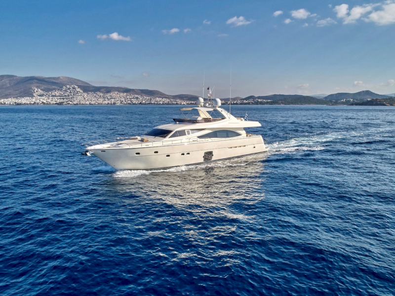 contact-yachts-julie-m_0001