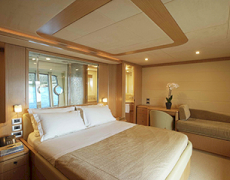 contact-yachts-julie-m_0002