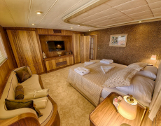 Luxury motor yacht SIMAY F for charters in Turkey with Contact Yachts