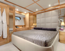 contact-yachts-quest-r-020