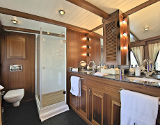 Event charters with HALAS 71 motor yacht