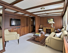 Business meeting yacht charters  with HALAS 71 motor yacht