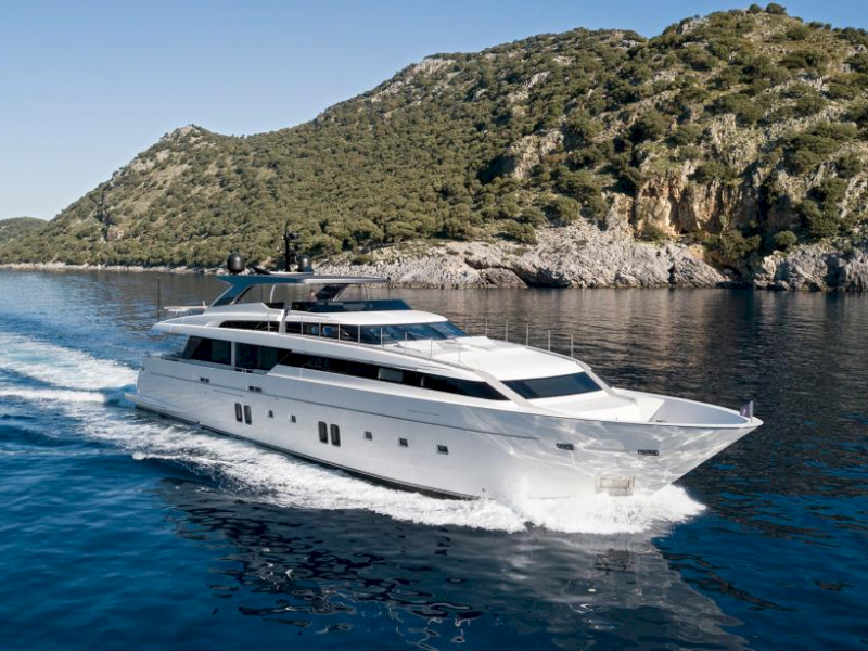 MORNING STAR Luxury Motor Yacht Charter in Greece | Jacuzzi, Water Toys, Great Crew