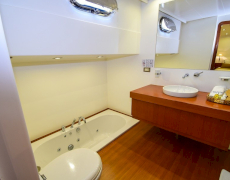 contact-yachts-ubi-bene_0001
