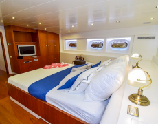 contact-yachts-ubi-bene_0010