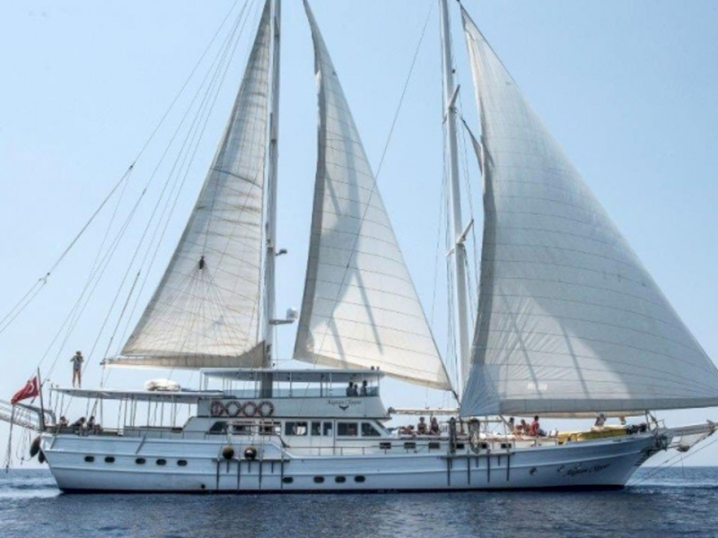 contact-yachts-aegean-clipper-001