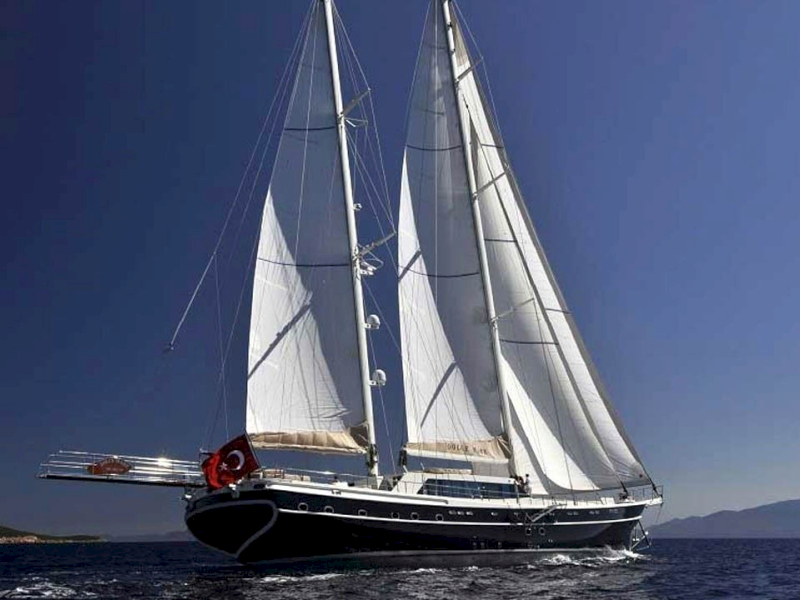 contact-yachts-dolce-mare_0002
