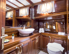 contact-yachts-grace_0012