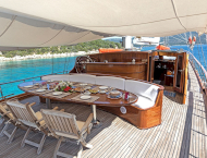contact-yachts-grace_0024