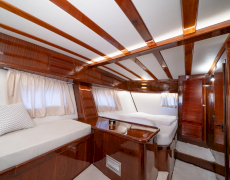 contact-yachts-allure_0010