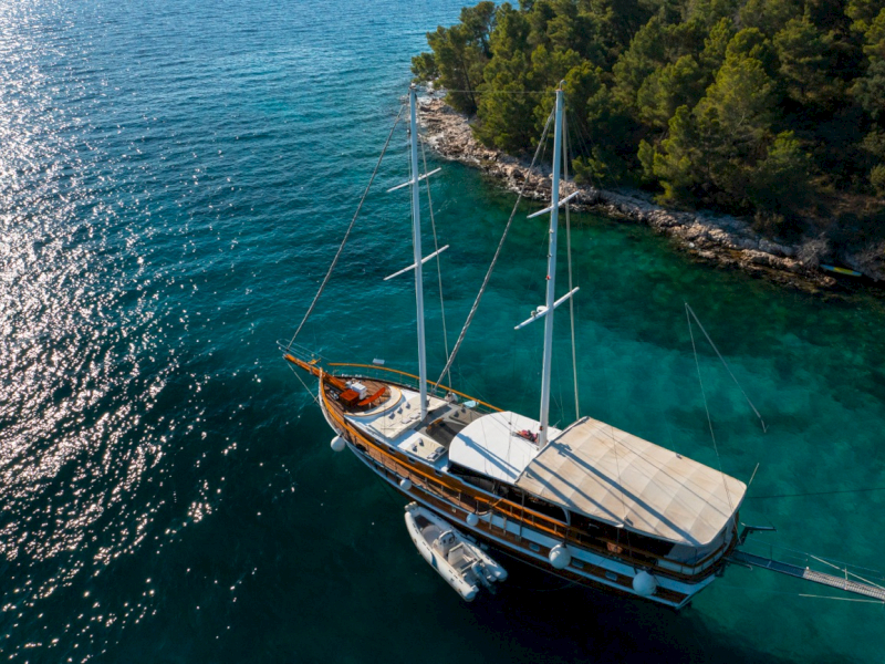 contact-yachts-allure_0037