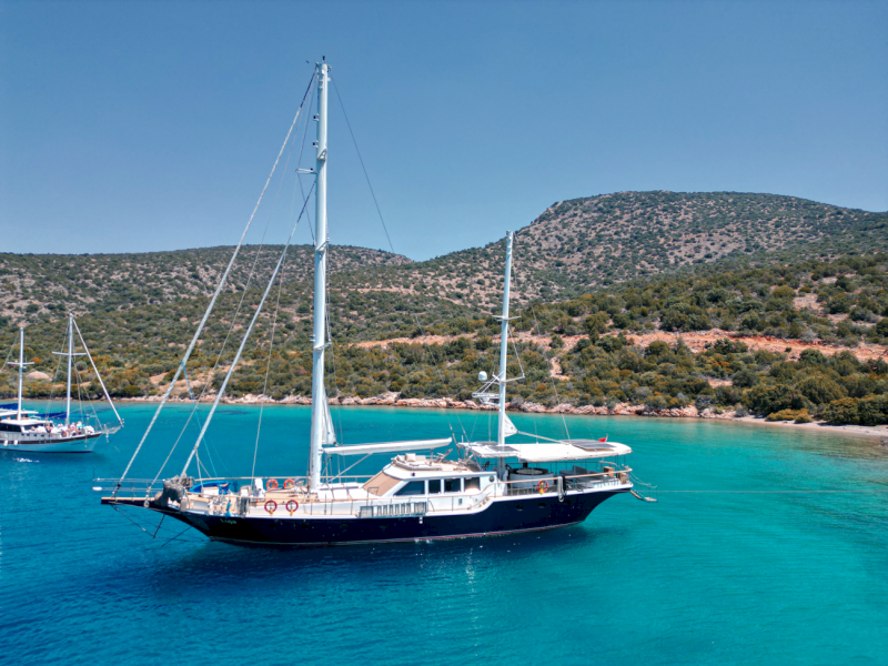 contact-yachts-luja_0006