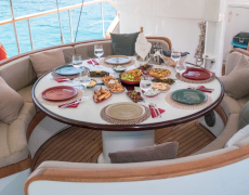 contact-yachts-luja_0011