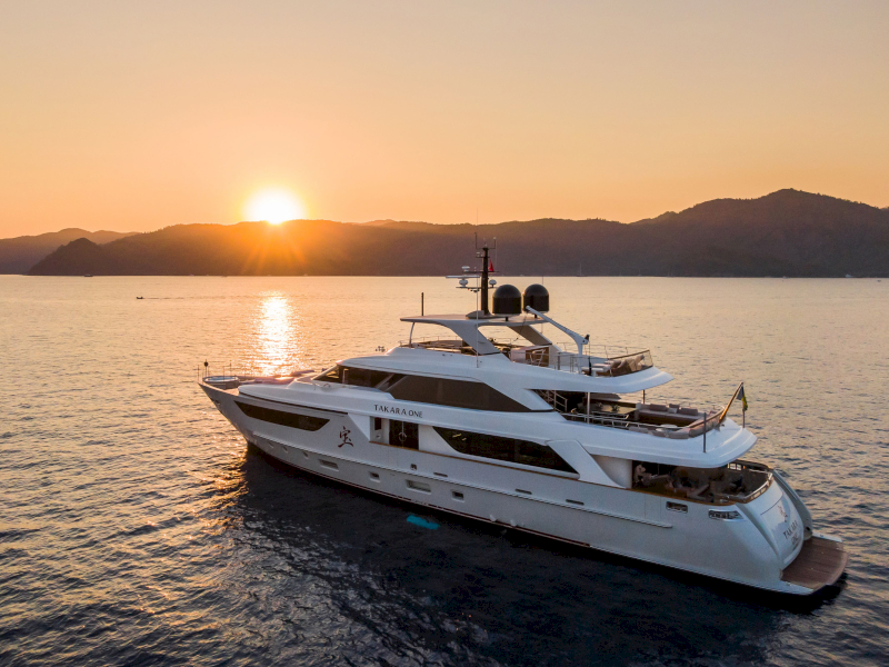 contact-yachts-takara-one_0010