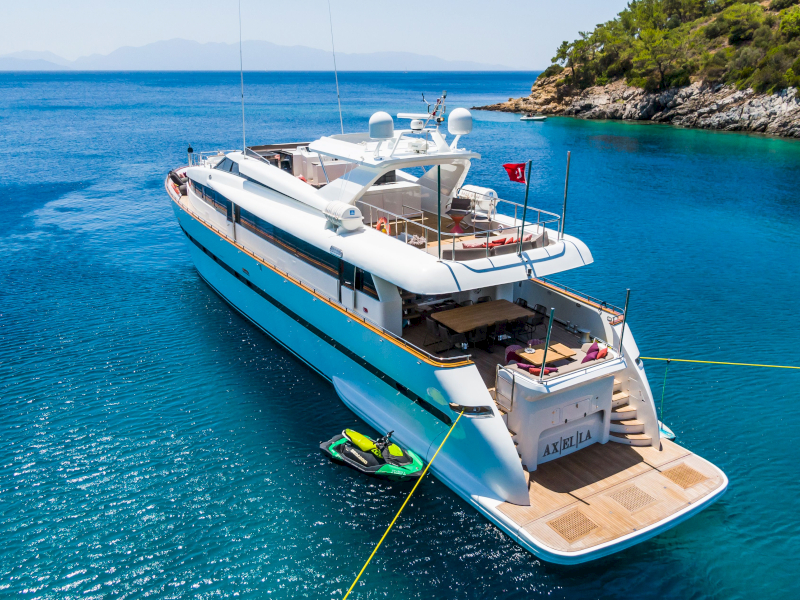 contact-yachts-axella_0004